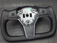 Carica l'immagine nel visualizzatore di Gallery, DIY Personalised steering wheels for tesla