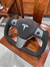 Carica l&#39;immagine nel visualizzatore di Gallery, For Tesla High-end custom style steering wheel YOKE steering wheel carbon brazing dimensional steering wheel model3/modely
